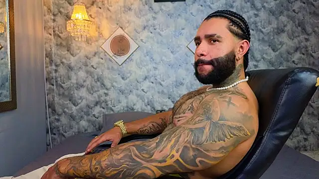 Apolo rousse1 online show from December 19, 2025, 7:43 pm