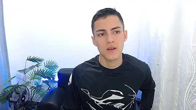 Matiius18 online show from September 12, 2025, 1:44 pm