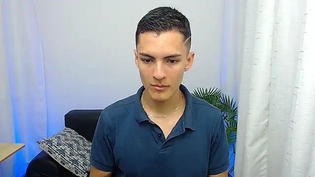 Matiius18 online show from October 8, 2025, 2:14 pm