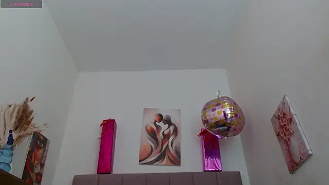 Lola wish1 online show from October 15, 2025, 4:12 am