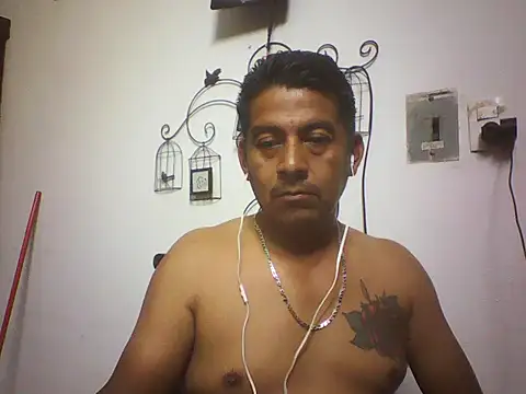 Snapshot of dantesex35 chatting on January 17, 2026, 8:19 am dantesex35 online show from January 17, 2026, 8:19 am