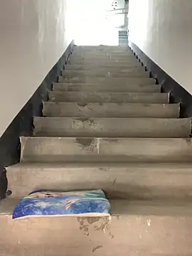 zhizhinaigai online show from November 4, 2025, 3:05 am