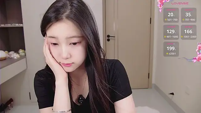 seoYuki online show from September 23, 2025, 1:47 pm