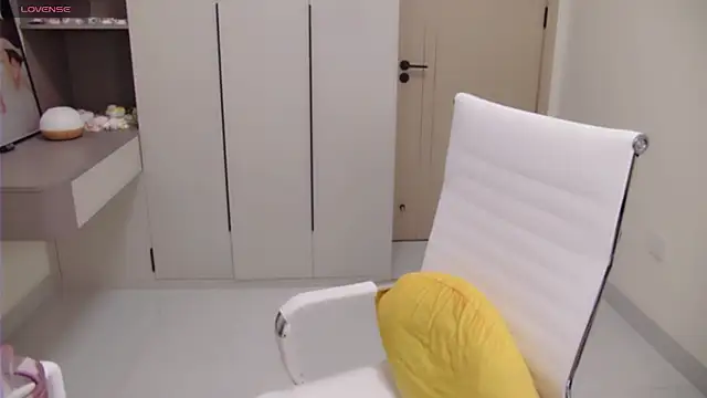 seoYuki online show from October 28, 2025, 9:13 am