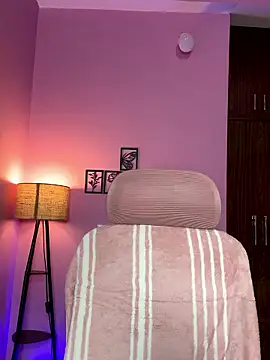 Neha18 online show from April 26, 2026, 11:19 am