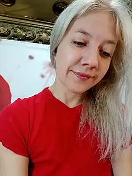 Snapshot of HeronDenni chatting on September 9, 2025, 2:00 am HeronDenni online show from September 9, 2025, 2:00 am