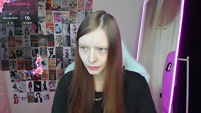 AliceHaris online show from November 21, 2025, 3:16 am