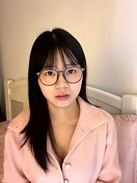 Ella-A9 online show from October 22, 2025, 2:17 pm