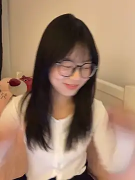 Ella-A9 online show from November 27, 2025, 3:25 pm