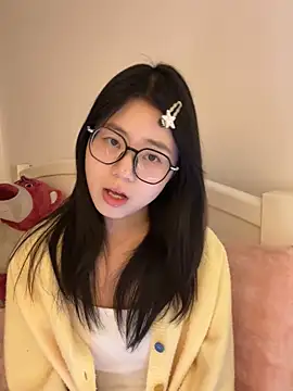 Ella-A9 online show from December 1, 2025, 3:28 pm