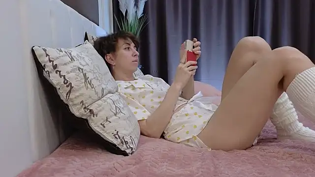 daniellia  online show from October 7, 2025, 7:49 am