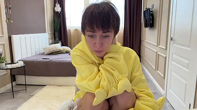 daniellia  online show from February 15, 2026, 9:19 am