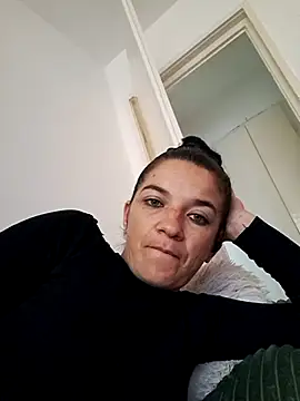 alinaalinutzq online show from September 11, 2025, 10:48 am