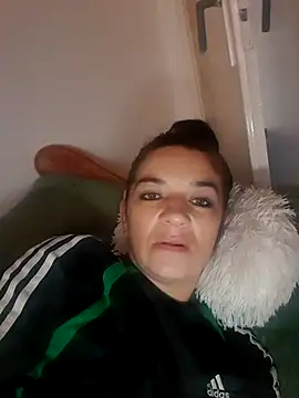 alinaalinutzq online show from October 11, 2025, 2:37 pm