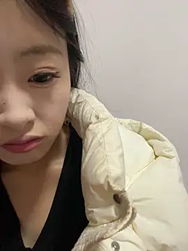 MengMeng0515 online show from November 21, 2025, 11:20 am