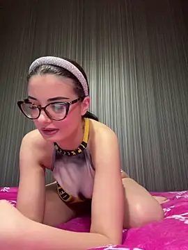 Snapshot of Larra69 chatting on March 12, 2026, 6:36 pm Larra69 online show from March 12, 2026, 6:36 pm