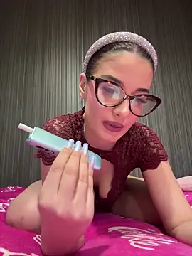 Snapshot of Larra69 chatting on March 13, 2026, 6:36 pm Larra69 online show from March 13, 2026, 6:36 pm