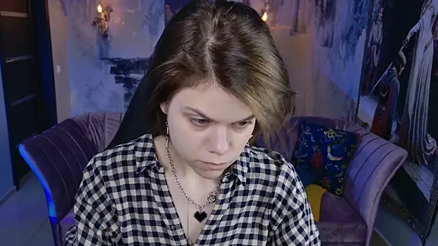 EllieMurler online show from October 27, 2025, 9:02 am