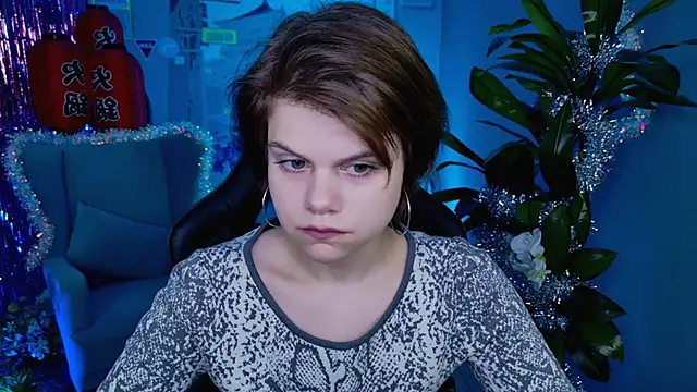 EllieMurler online show from December 18, 2025, 9:04 am