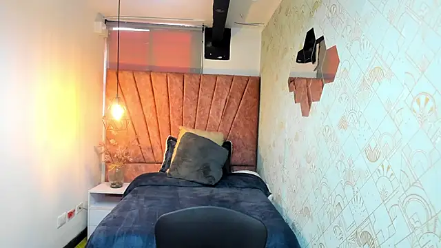 Kiara Cruz   online show from February 19, 2026, 8:38 pm