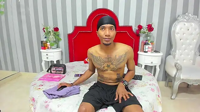 Snapshot of CaroyAndy chatting on January 7, 2026, 12:29 pm CaroyAndy online show from January 7, 2026, 12:29 pm