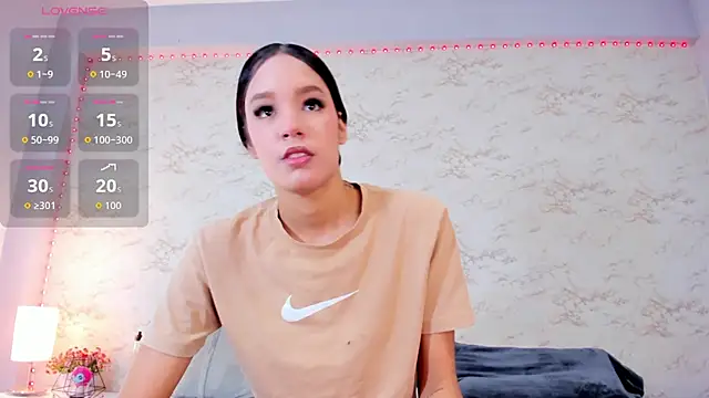 Martina Aldana online show from October 25, 2025, 1:18 pm