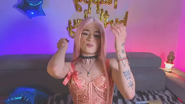 Snapshot of chloe_ember chatting on November 28, 2025, 4:04 am chloe ember online show from November 28, 2025, 4:04 am