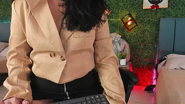 Linagh  online show from February 9, 2026, 11:36 am