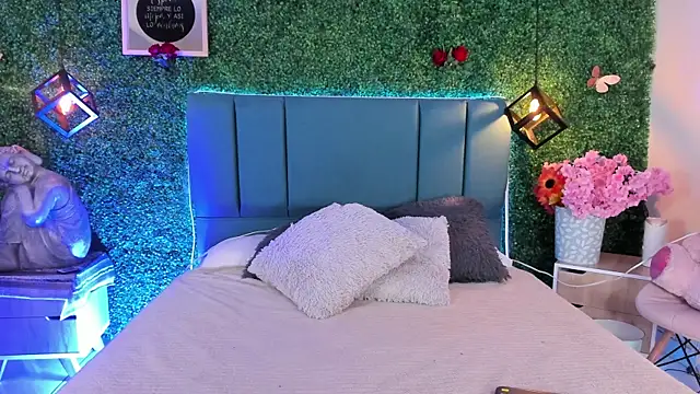 Linagh  online show from April 7, 2026, 12:27 pm