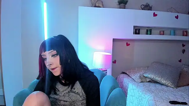Zoe Lynch  online show from June 9, 2026, 12:06 pm