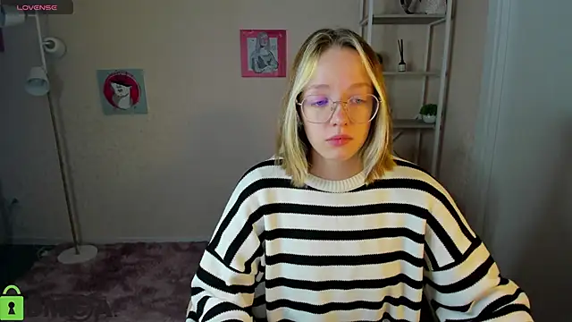 R0cket bunny online show from October 9, 2025, 1:25 am