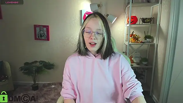 Snapshot of R0cket_bunny chatting on November 14, 2025, 1:04 am R0cket bunny online show from November 14, 2025, 1:04 am