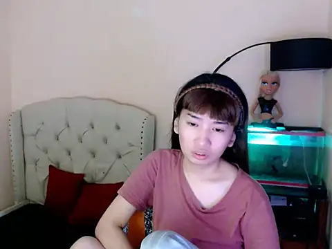 ShantalFoxxy  online show from April 7, 2026, 7:09 am