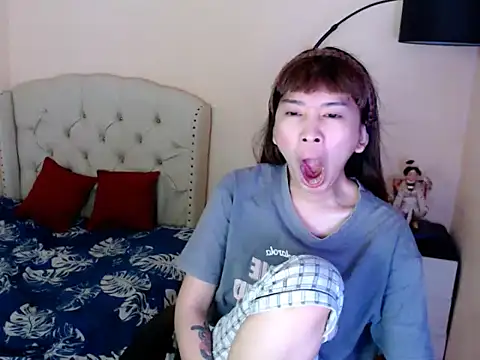 Snapshot of ShantalFoxxy_ chatting on May 26, 2026, 2:02 pm ShantalFoxxy online show from May 26, 2026, 2:02 pm
