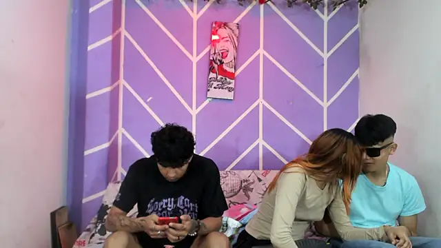 lau and boys18 online show from September 27, 2025, 1:49 pm