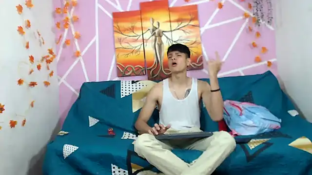 lau and boys18 online show from October 9, 2025, 1:20 pm