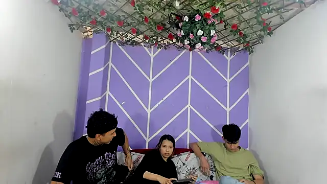 lau and boys18 online show from October 20, 2025, 1:11 pm