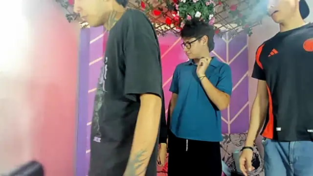 lau and boys18 online show from October 25, 2025, 2:35 pm