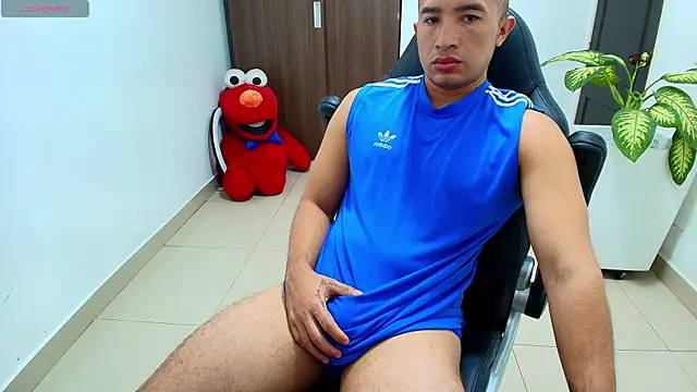 sebastian oconnor77 online show from September 29, 2025, 12:43 pm