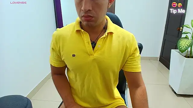 sebastian oconnor77 online show from March 25, 2026, 12:44 pm