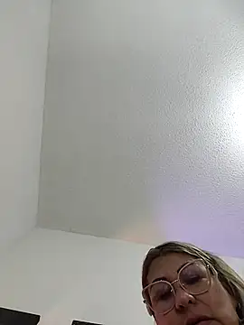 AlexxiaaMat online show from November 12, 2025, 11:10 am