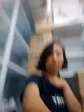 Natzu Choi online show from September 17, 2025, 9:49 pm