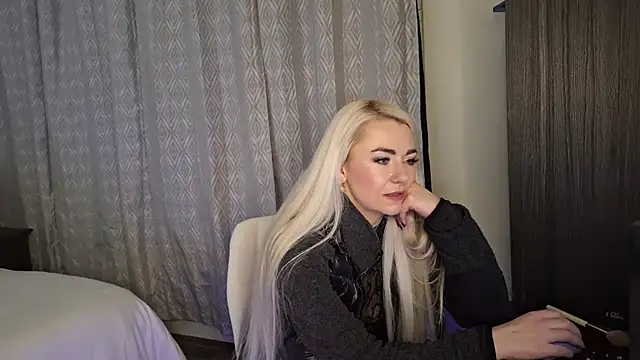 Snapshot of kinkylilsweetie chatting on November 4, 2025, 10:25 am kinkylilsweetie online show from November 4, 2025, 10:25 am