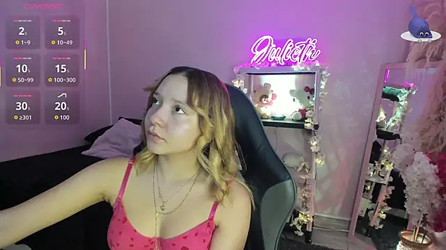 JuliethMoss online show from March 12, 2026, 9:10 pm