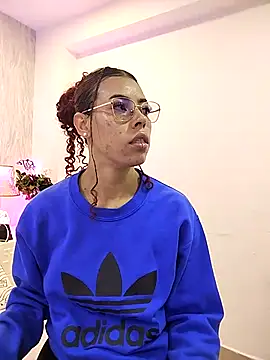 Pamelamiler   online show from October 7, 2025, 12:02 pm