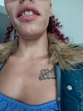 Pamelamiler   online show from November 27, 2025, 3:03 pm