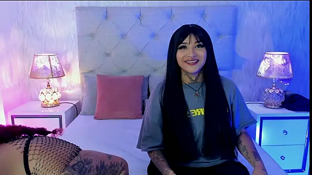 Snapshot of Pamelamiler__ chatting on April 18, 2026, 1:37 pm Pamelamiler online show from April 18, 2026, 1:37 pm