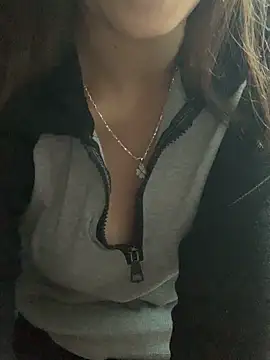 Snapshot of Chau_love69 chatting on October 29, 2025, 3:58 pm Chau love69 online show from October 29, 2025, 3:58 pm