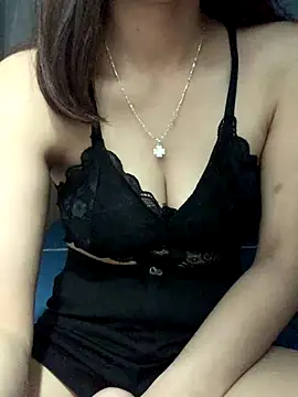 Snapshot of Chau_love69 chatting on October 31, 2025, 4:24 am Chau love69 online show from October 31, 2025, 4:24 am