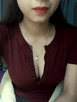 Snapshot of Chau_love69 chatting on November 4, 2025, 8:13 am Chau love69 online show from November 4, 2025, 8:13 am